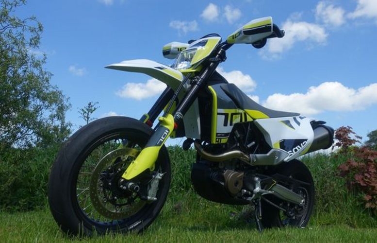 Husqvarna 701 Supermoto