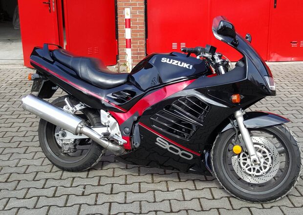 RF 900 R